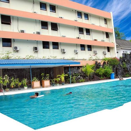 Sahid Kawanua Hotel Манадо Екстериор снимка