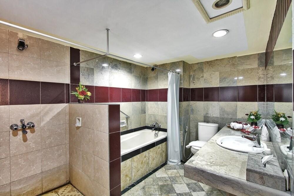 Sahid Kawanua Hotel Манадо Екстериор снимка