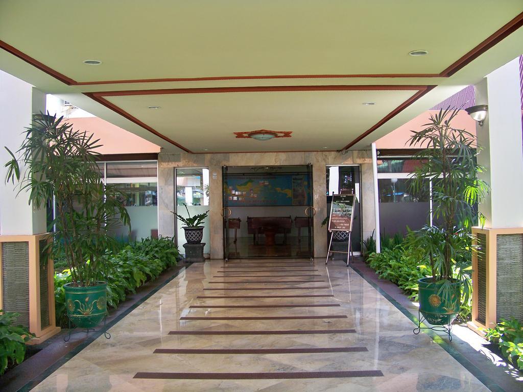 Sahid Kawanua Hotel Манадо Екстериор снимка