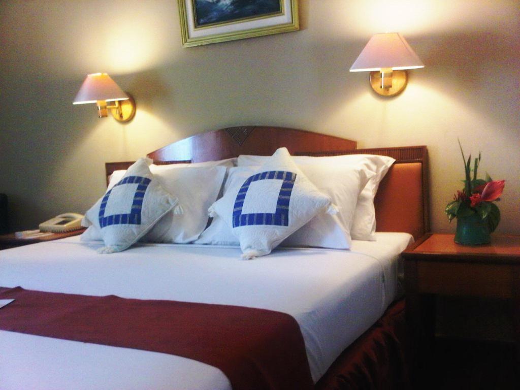 Sahid Kawanua Hotel Манадо Екстериор снимка